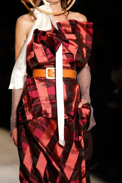 Look 30